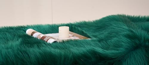 EasyJoy Faux Sheepskin Rug, Fluffy Faux Fur Rug, Ultra Soft Shag Area Rug - Image 6