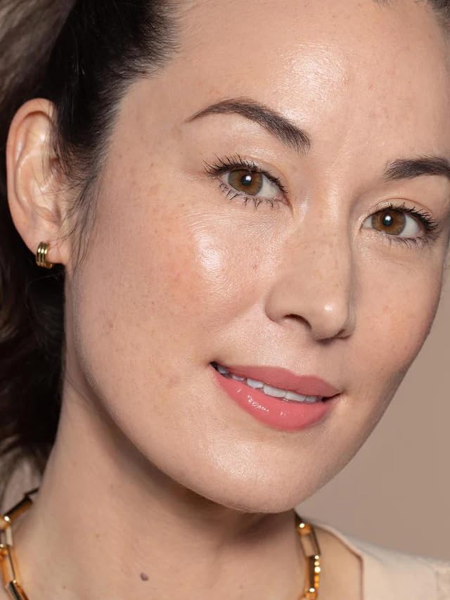 ILIA - Balmy Gloss Tinted Lip Oil | Smoothing Lip Color, Never Sticky | Hydrate, Plump + Moisturize with Hyaluronic Acid | Vegan, Cruelty + Gluten-Free (Tahiti, 0.14 fl oz | 4.3 ml)