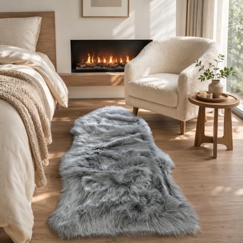 EasyJoy Faux Sheepskin Rug, Fluffy Faux Fur Rug, Ultra Soft Shag Area Rug - Image 5