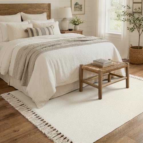 Collive 4' x 6' Bedroom Area Rug by Collive