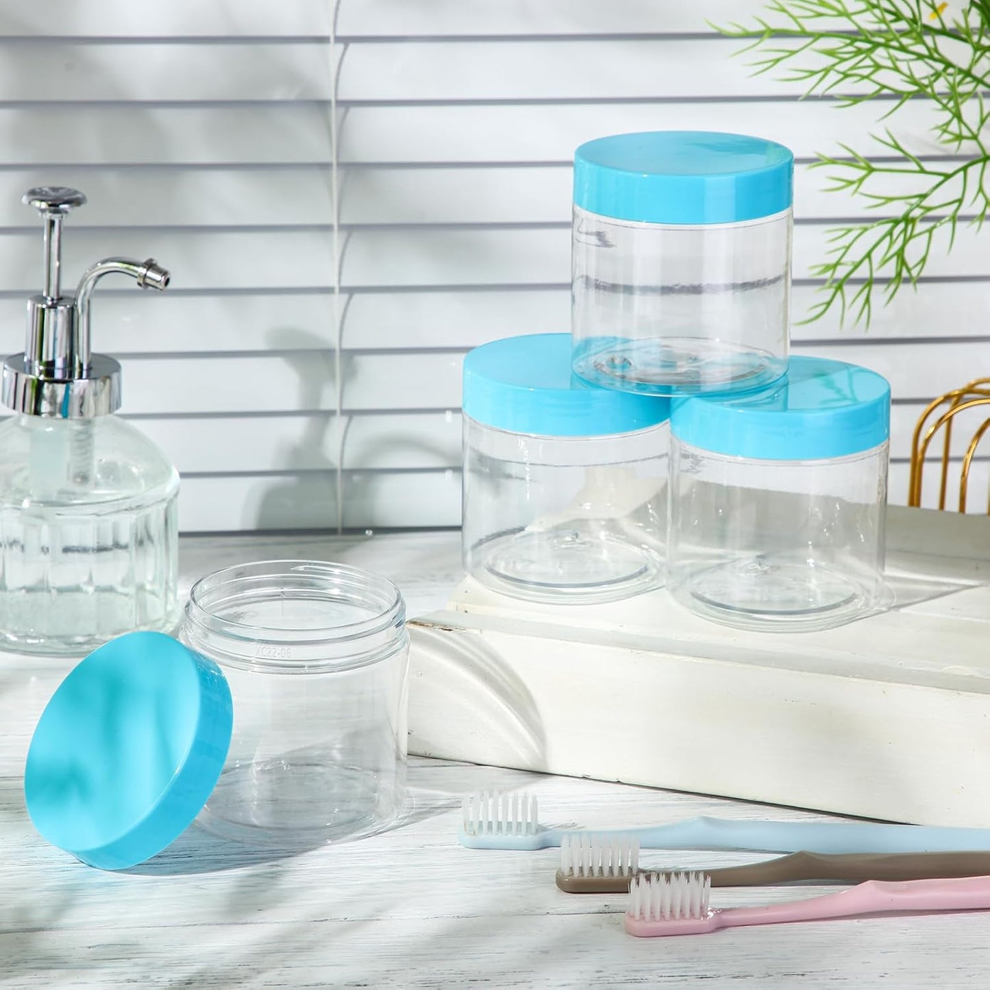 SATINIOR 100 Pcs Plastic Jars with Lids Small Containers Lids Wide Mouth Small Plastic Containers for Lotion Cream Rhinestones Body Butters Travel Storage(6 oz, Blue)